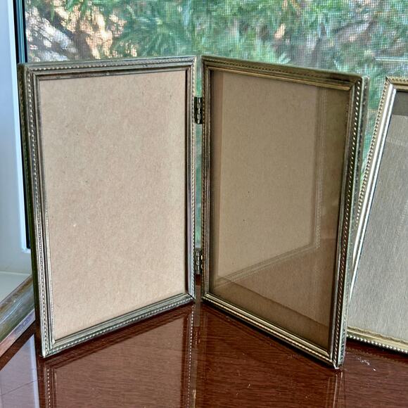 Vintage Gold-Tone 5x7 Frame Set – Single & Double Hinged (3 Photo Display) - Picture 5 of 12